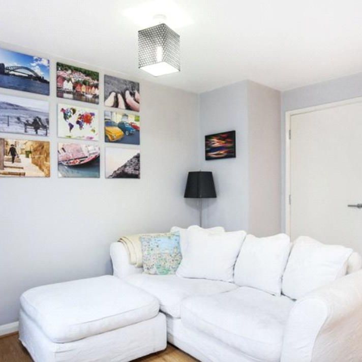 1 Bed Flat, Holst House, W12 - Photo 1