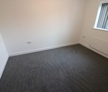 3 bedroom end of terrace house to rent - Photo 4