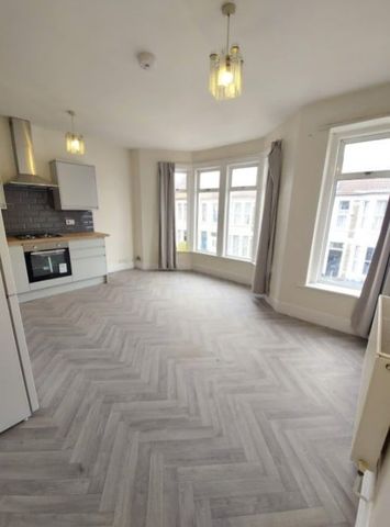 2 Bed Flat, Coronation Avenue, BS16 - Photo 3