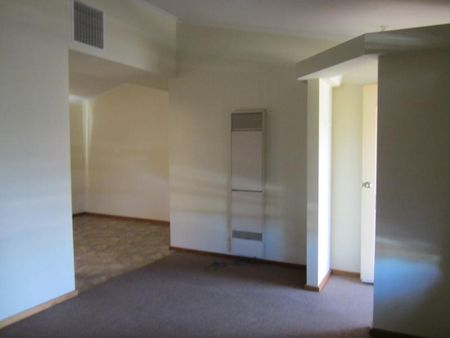 4 Bedroom home - Photo 2