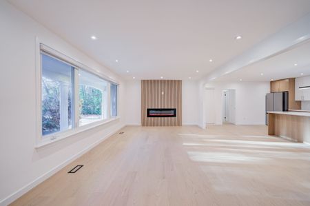 For Lease - 2417 Mississauga Road, Mississauga, Ontario - Photo 2