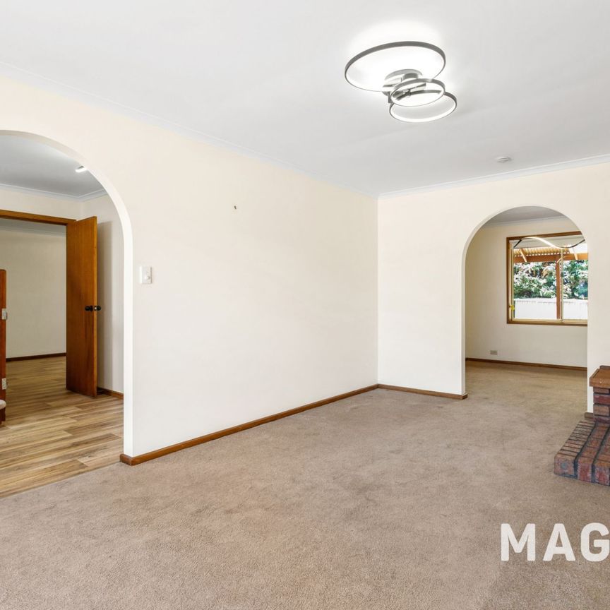 Huge family home in wonderful spot - Photo 1