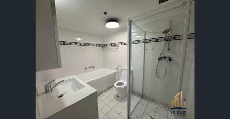 Spacious One-Bedroom Apartment in the Heart of Haymarket - Photo 4