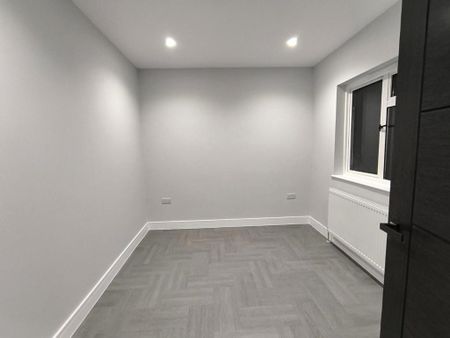 5 bedroom semi-detached house to rent - Photo 5