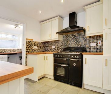 3 bedroom terraced house to rent - Photo 6