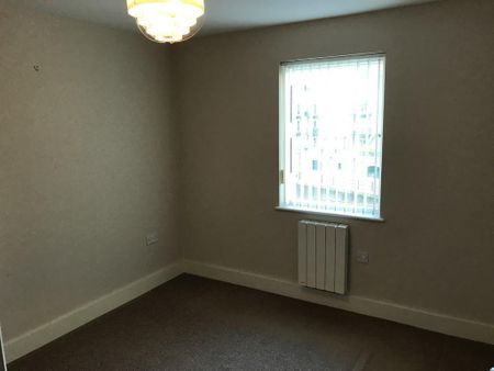 Falcon Drive, Cardiff - Photo 3