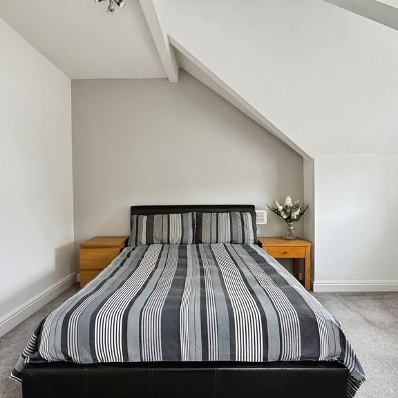 3 bedroom flat to rent - Photo 1