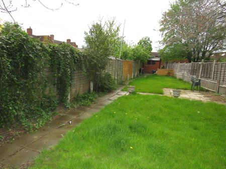 3 bedroom property to rent - Photo 2