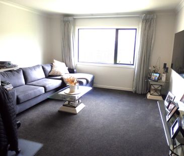 Modern 3 bedroom + office - Leamington - Photo 5