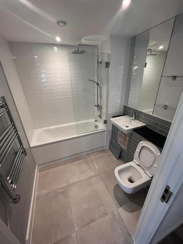 2 bedroom flat to rent - Photo 5