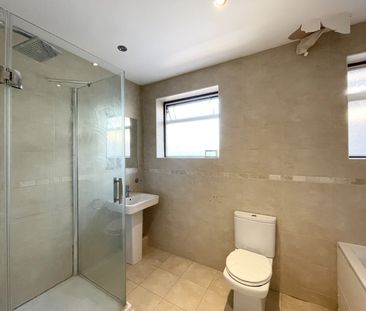 Thorntons Farm Avenue RM7 0TU, Romford - Photo 5