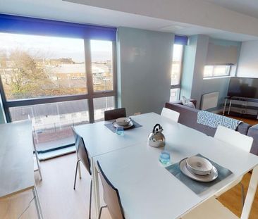 1 bedroom in a flat share to rent - Photo 1