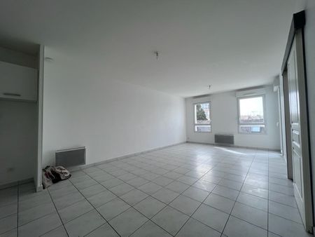 Location Appartement 2 pièces 47m² - Photo 4