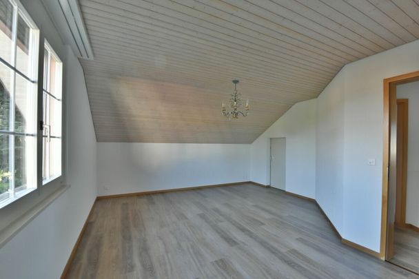 Maison individuelle de 5,5 pièces avec charme, grand jardin et emplacement de choix à Derendingen ! - Photo 1
