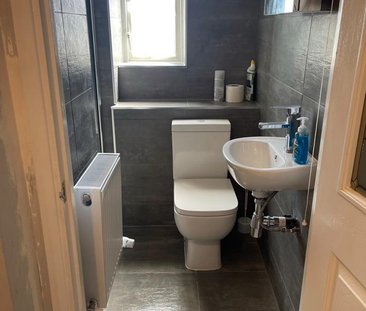 1 bedroom in a house share to rent - Photo 6