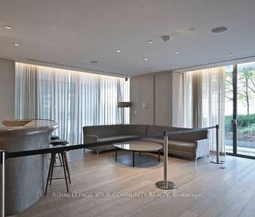 Yorkville + den luxurious feel! - Photo 3