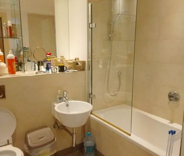 Room in a Shared Flat, Altyre Road, CR0 - Photo 6