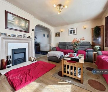 3 bedroom semi-detached house to rent - Photo 1