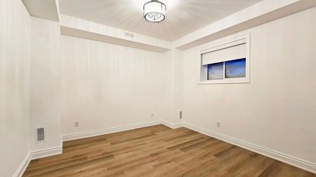 For Lease - 42 Calverley Street Unit# Lower, Orillia, Ontario - Photo 3