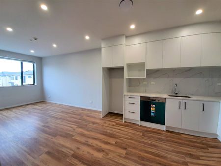 Modern Urban Living 1‑Bedroom Apartment close to St Lukes Westfield - Photo 4