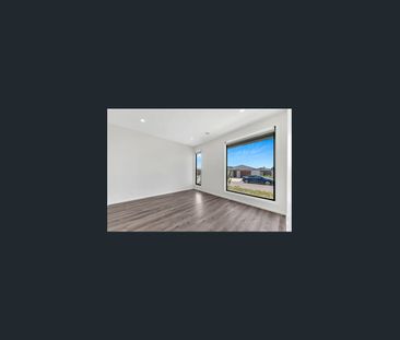 Contemporary and Convenient - Photo 2