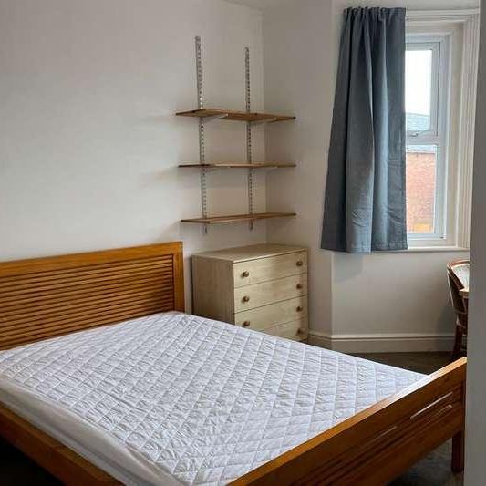 Bedroom Detached House In Winton, BH9 - Photo 1