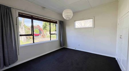 Sunny 3-Bedroom Home for Rent in Greenlane – S... - Photo 4