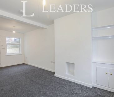 2 bedroom house to rent Victoria Street, ST5 - Photo 6