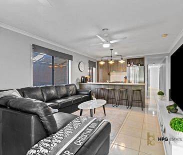 Spacious & Modern 4-Bedroom Home! - Photo 4