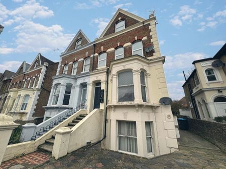 2 bedroom duplex to rent - Photo 3