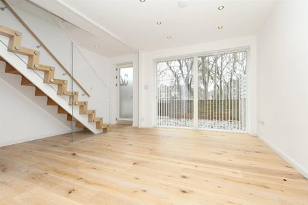 3 bedroom terraced house to rent - Photo 2