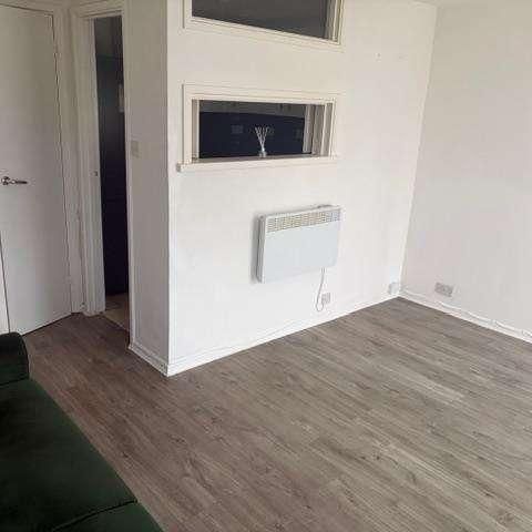 Rolvenden Place, Tottenham, N17 - Photo 1