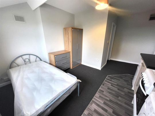 Studio to rent - Photo 1