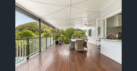 Spacious Family Retreat - Photo 5