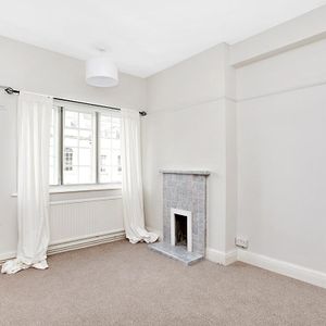 2 bedroom flat in Richmond - Photo 2