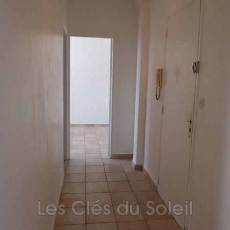 Location Appartement 2 pièces 41m² LA VALETTE DU VAR 83160 - Photo 3