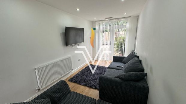 John Rous Avenue, Coventry - Photo 1