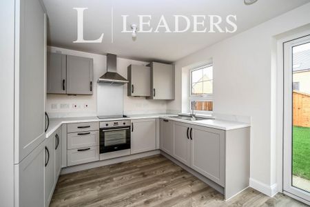 3 bedroom semi-detached house to rent - Photo 3