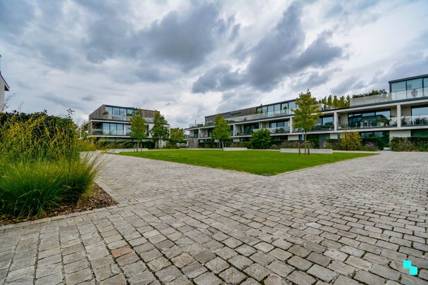 Gelijkvloers appartement met 2 slaapkamers en ruim zonneterras - Photo 1