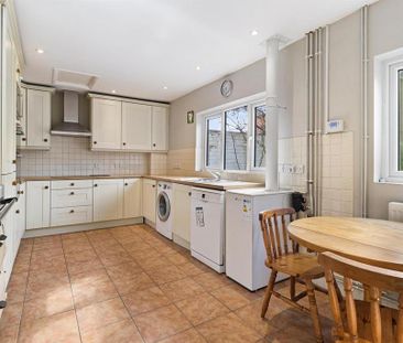 3 bedroom semi-detached house to rent - Photo 5