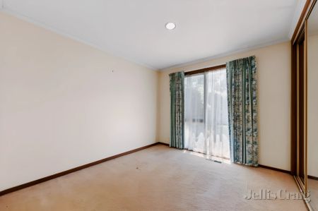2 Bed, 1 Bath - Photo 4