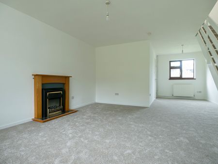 3 bedroom semi-detached to let - Photo 4