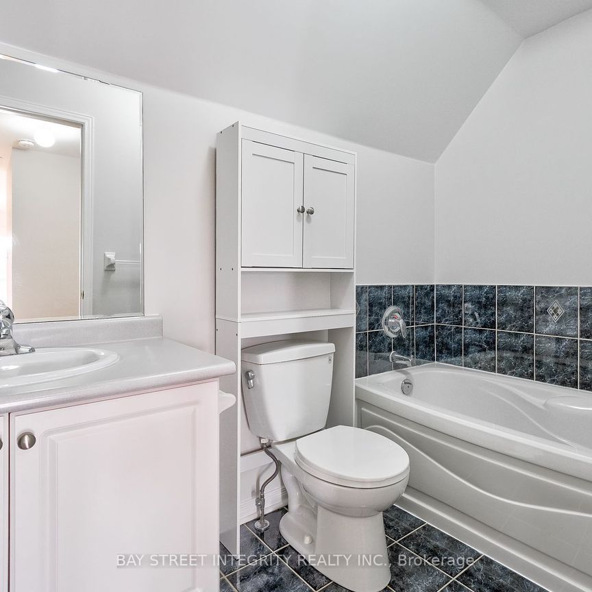 For Lease - 75 Selkirk Drive, Richmond Hill, Ontario - Photo 1