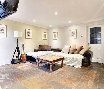 4 bedroom terraced house to rent - Photo 1