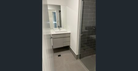 4 Bedroom Beautiful Home !!! - Photo 3