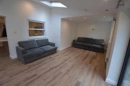 4 bedroom house to rent - Photo 2