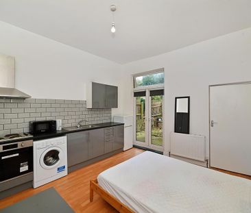 Studio to rent - Photo 6