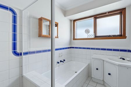 Thinking of selling? Contact our agent - Photo 3