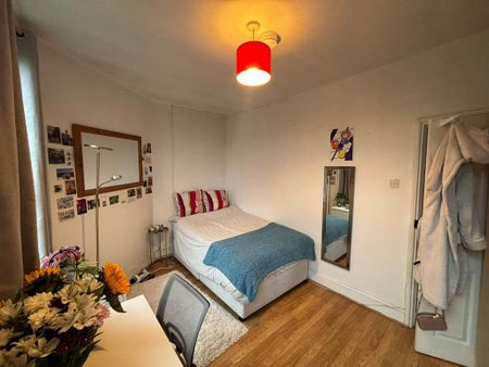 3 bedroom flat to rent - Photo 5