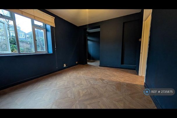 4 bedroom flat to rent - Photo 1